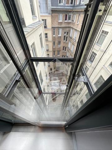 Appartement Paris 1 pièce(s) 39.40 m2, avec ascenseur et balcon