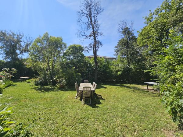 Saint-Aunès (34130) Maison d'architecte sur 1000 m² - 34130 - Saint Aunès