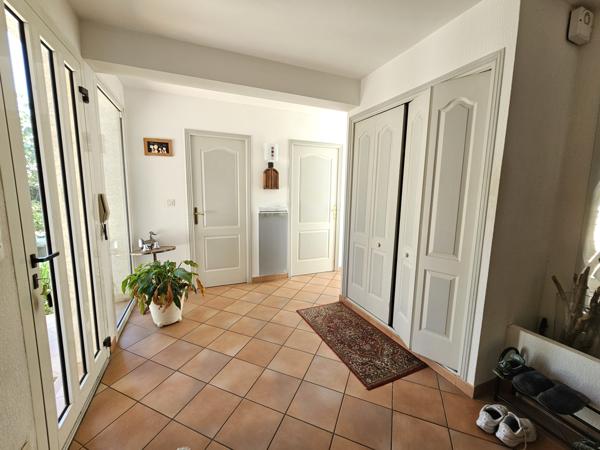 Saint-Aunès (34130) Maison d'architecte sur 1000 m² - 34130 - Saint Aunès