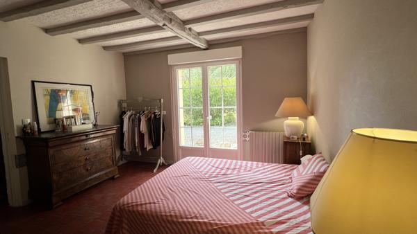 Brûlain (79230) À 18 kms de NIORT, maison de 4 chambres avec grange sur terrain de 3 670 m2