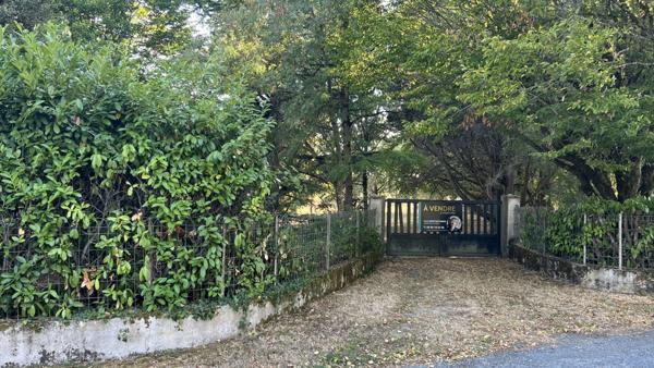 Brûlain (79230) À 18 kms de NIORT, maison de 4 chambres avec grange sur terrain de 3 670 m2