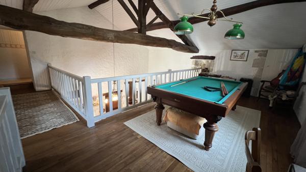 Brûlain (79230) À 18 kms de NIORT, maison de 4 chambres avec grange sur terrain de 3 670 m2