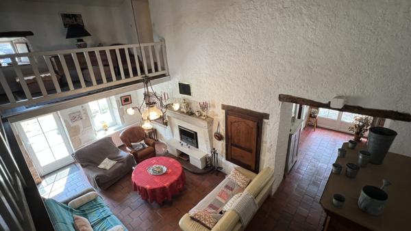 Brûlain (79230) À 18 kms de NIORT, maison de 4 chambres avec grange sur terrain de 3 670 m2