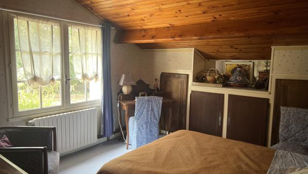 Brûlain (79230) À 18 kms de NIORT, maison de 4 chambres avec grange sur terrain de 3 670 m2