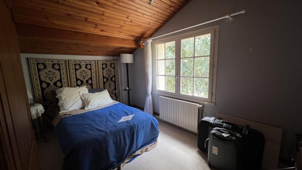 Brûlain (79230) À 18 kms de NIORT, maison de 4 chambres avec grange sur terrain de 3 670 m2