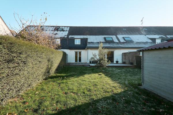 Maison mitoyenne en excellent état située dans un quartier agréable de Vitré.