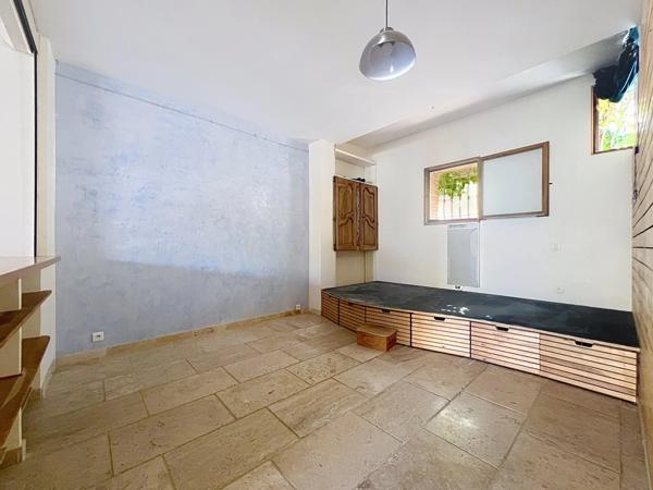 Maison de caractère avec cour et potentiel locatif, Saleilles
