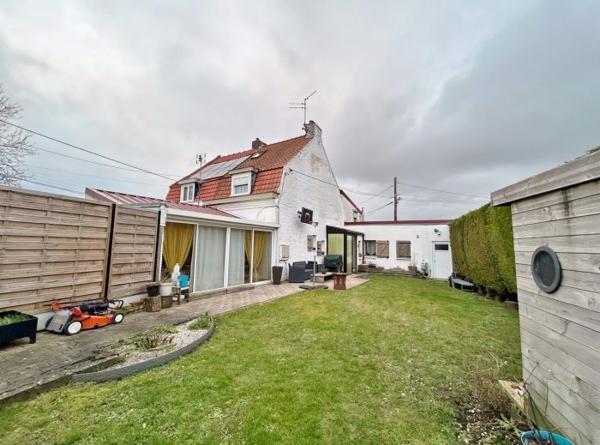 Maison mitoyenne 1 côté Bousbecque Secteur Linselles-Vallée Lys 122 m²