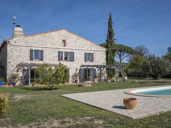 MAS EN PIERRE AVEC JARDIN ET PISCINE, PERPIGNAN OUEST