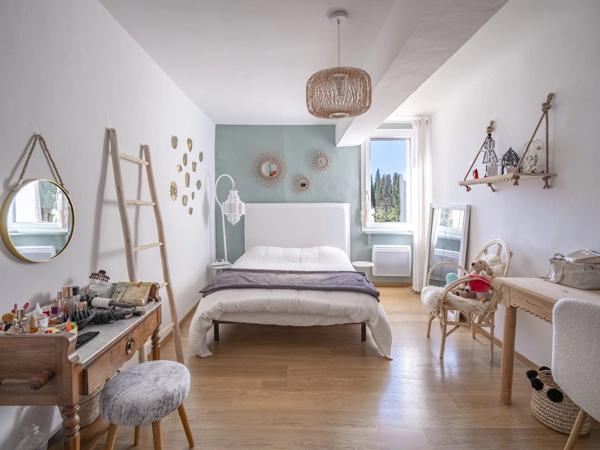 MAS EN PIERRE AVEC JARDIN ET PISCINE, PERPIGNAN OUEST