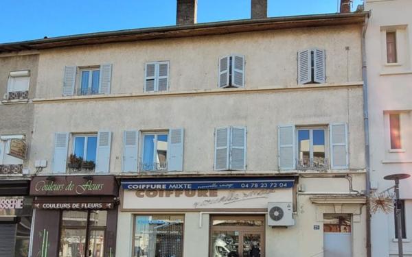 Immeuble à vendre    5 pièces • 278,10 m2 Sathonay-Camp