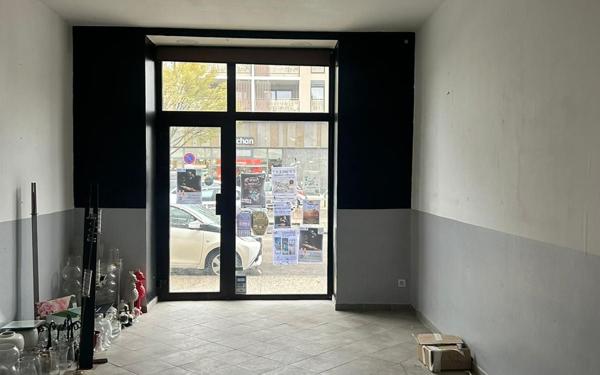 Immeuble à vendre    5 pièces • 278,10 m2 Sathonay-Camp