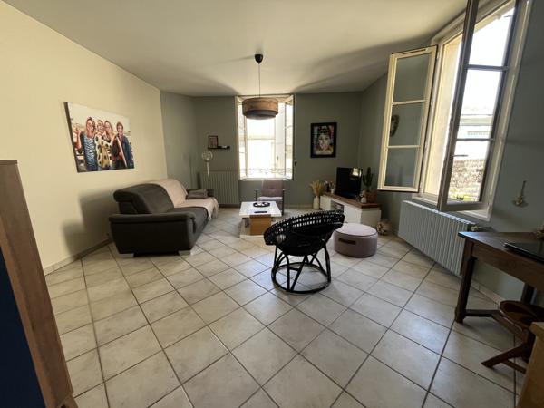 Thouars (79100) ref 92098 AFFAIRE RARE sur THOUARS CENTRE !! Magnifique appartement de 140 m2 deux terrasses et garage