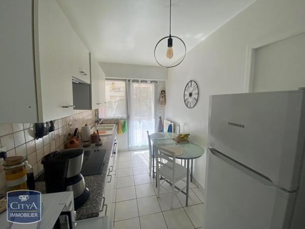 Appartement à louer 3 pièces 77.04m²