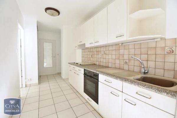 Appartement à louer 3 pièces 77.04m²