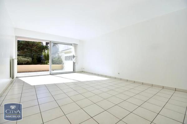 Appartement à louer 3 pièces 77.04m²