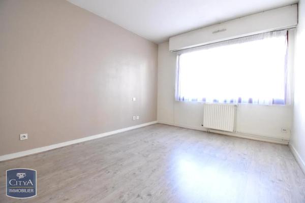 Appartement à louer 3 pièces 77.04m²