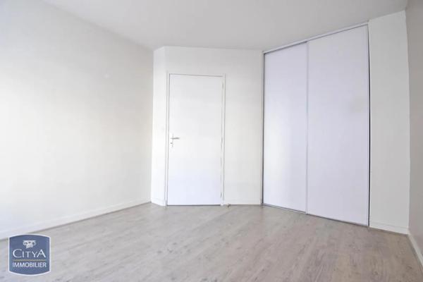 Appartement à louer 3 pièces 77.04m²