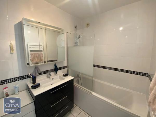 Appartement à louer 3 pièces 77.04m²