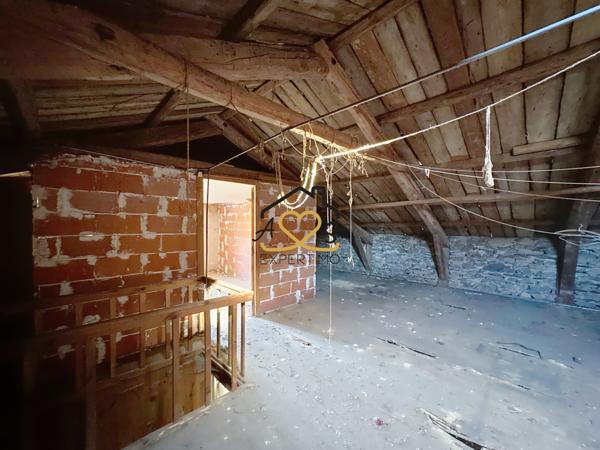 Doranges (63220) GRADE MAISON AVEC DÉPENDANCES À DORANGES 63220