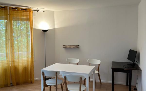 Appartement à louer    3 pièces • 65,75 m2 Châtillon