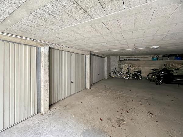 Appartement avec garage et cave VANNES LA MADELEINE, proche centre.