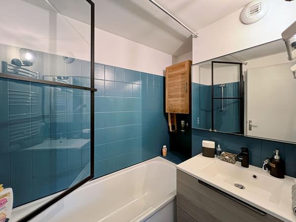 Appartement avec garage et cave VANNES LA MADELEINE, proche centre.