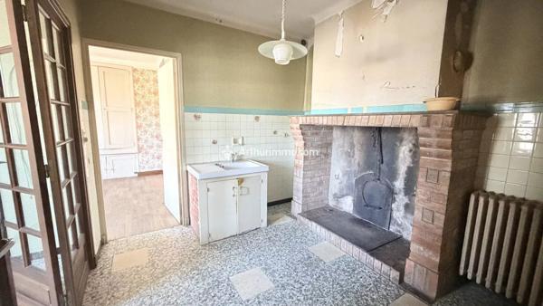 Vente                                                      Immeuble
                        
                     6 pièces                      120 m2                     à Saint-Rome-de-Cernon