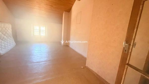 Vente                                                      Immeuble
                        
                     6 pièces                      120 m2                     à Saint-Rome-de-Cernon