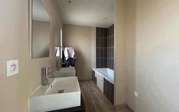 Maison à vendre    5 pièces • 132 m2 Pia