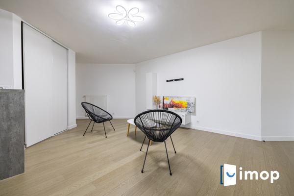 Lumineux 3 pièces de 75 m² avec balcon et 2 parkings en sous-sol