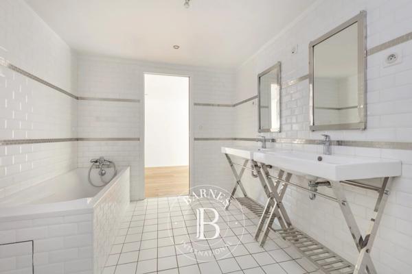 Saint-Cloud, Appartement 4 Chambres -  239 m² à vendre