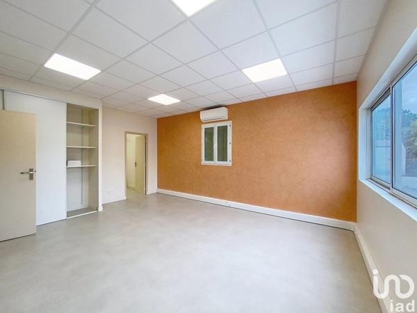 Location atelier 183 m² Varennes-Jarcy