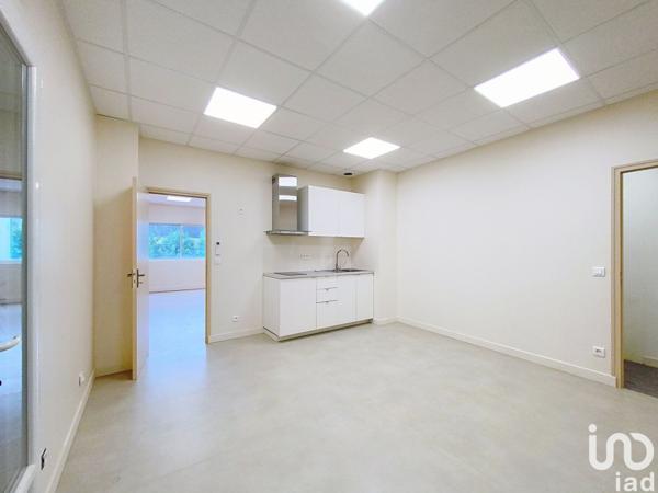 Location atelier 183 m² Varennes-Jarcy