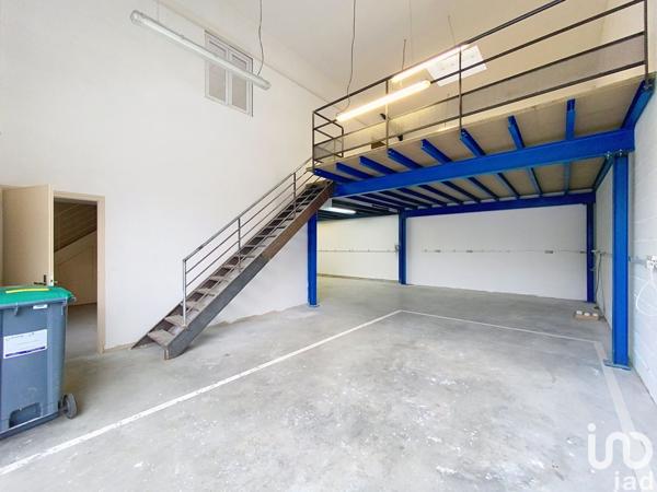Location atelier 183 m² Varennes-Jarcy