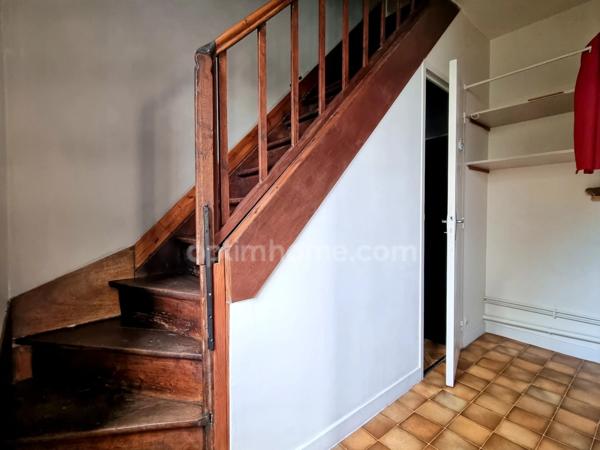 🏡 Immeuble de rapport composé d'une maison avec jardinet et d'un studio – Tinchebray centre