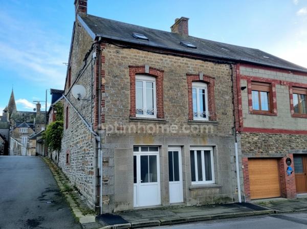 🏡 Immeuble de rapport composé d'une maison avec jardinet et d'un studio – Tinchebray centre