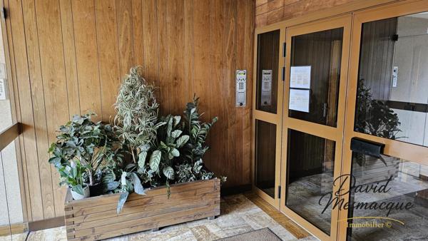 Poissy (78300) Appartement lumineux au dernier étage avec ascenseur, parking et cave