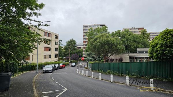 Poissy (78300) Appartement lumineux au dernier étage avec ascenseur, parking et cave