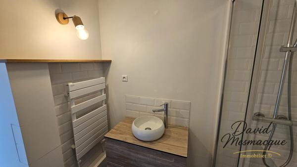 Poissy (78300) Appartement lumineux au dernier étage avec ascenseur, parking et cave