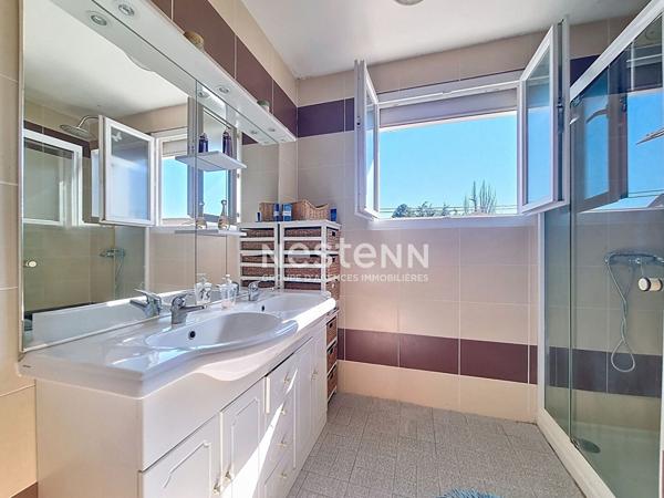 A vendre maison avec 2 logements à Laragne-Montéglin.