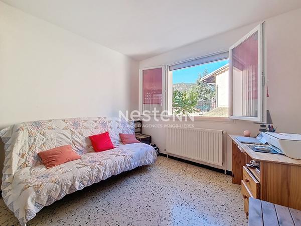 A vendre maison avec 2 logements à Laragne-Montéglin.