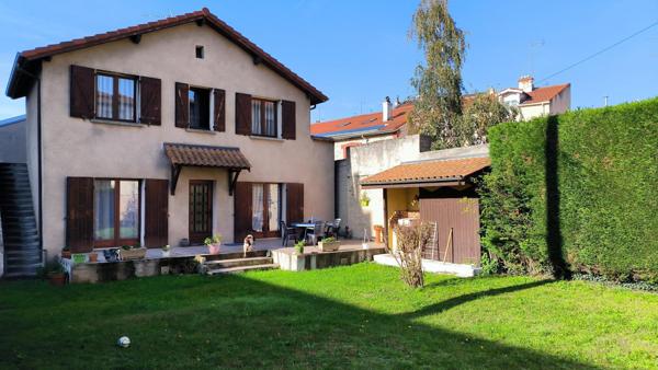 Beau jardin en ville