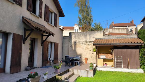 Beau jardin en ville