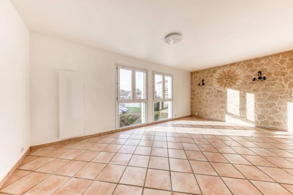 Appartement Pontault-combault 2 pièce(s) 46.9 m2