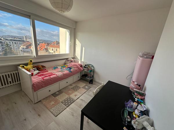 Appartement 5 pièces 104.9 m2