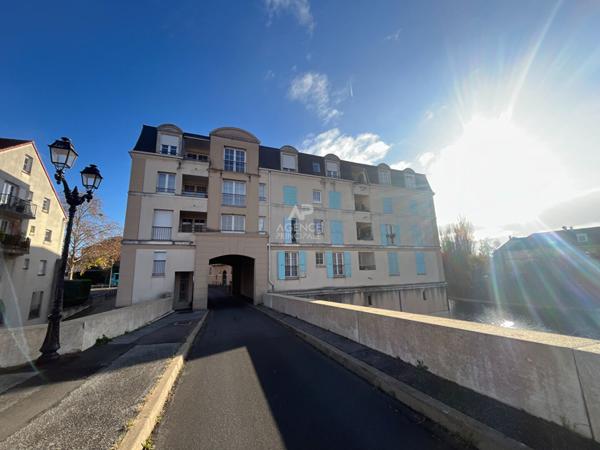 Appartement Cergy 2 pièce(s) 54.29 m² €243 500 ** - Référence 11121