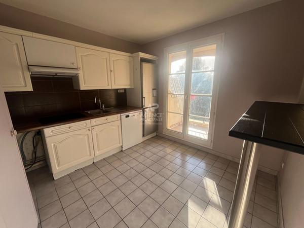 Appartement Cergy 2 pièce(s) 54.29 m² €243 500 ** - Référence 11121