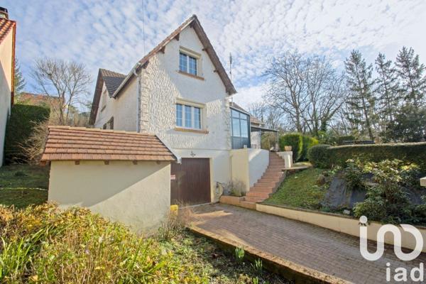 Maison 9 pièces de 175 m² à Le Malesherbois (45300)