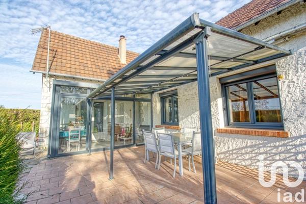 Maison 9 pièces de 175 m² à Le Malesherbois (45300)